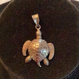 Silver turtle pendant
